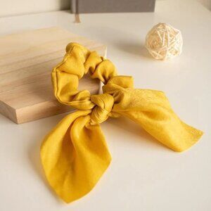 BERRY SATIN CONVERTIBLE SCRUNCHIE
